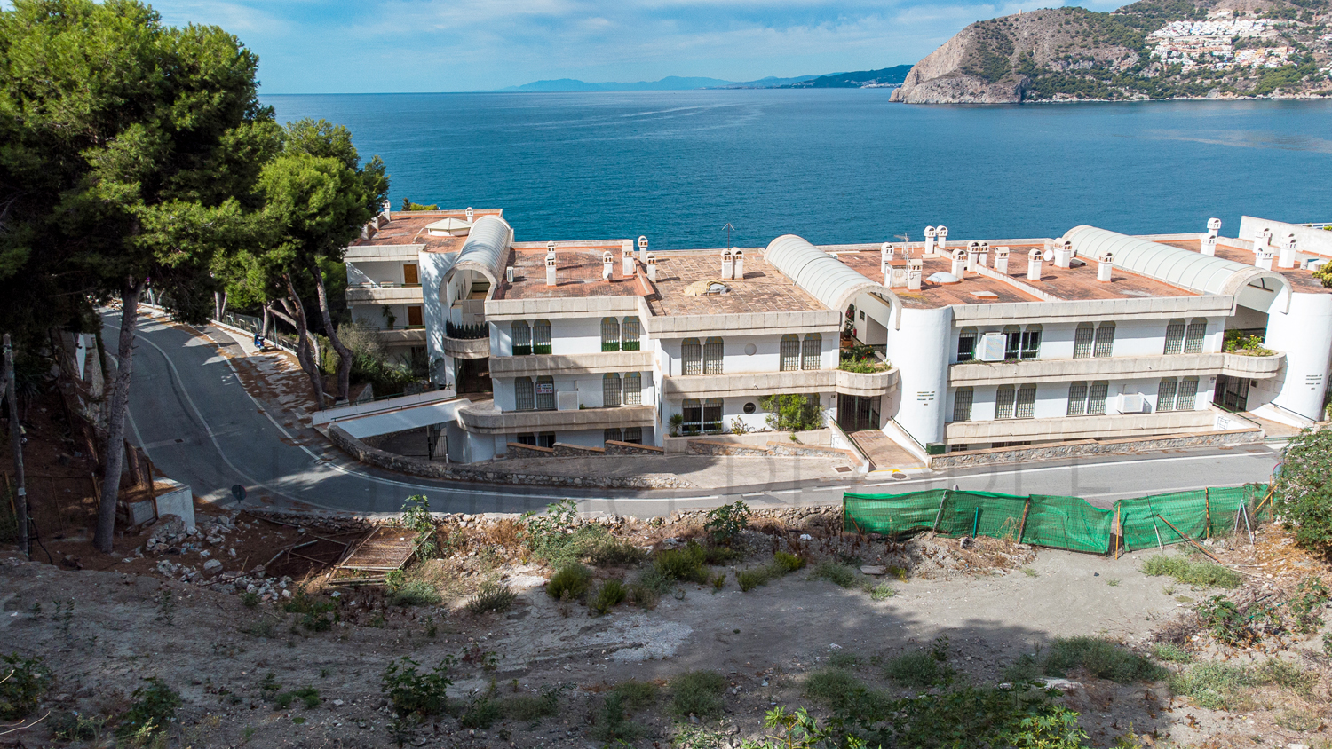Edifique la villa de sus sueños frente a la bahía
