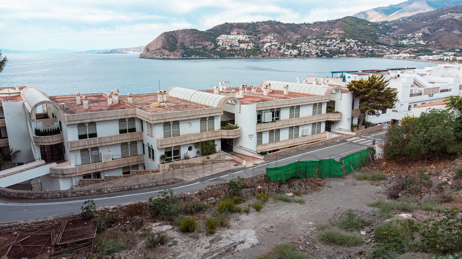 Edifique la villa de sus sueños frente a la bahía
