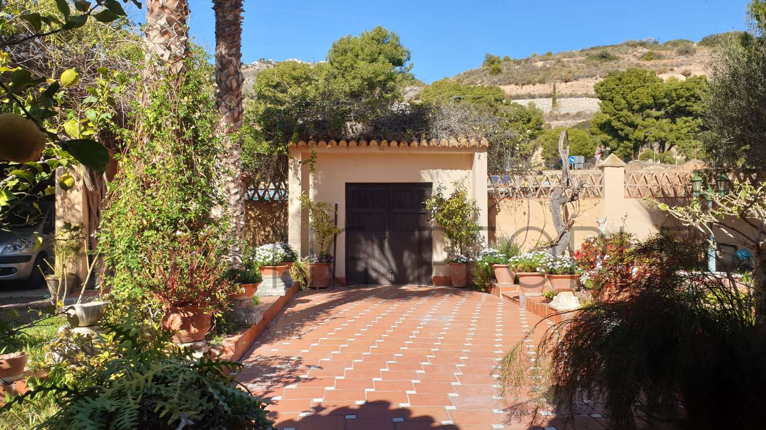 Villa très ensoleillée avec vue imprenable sur la baie