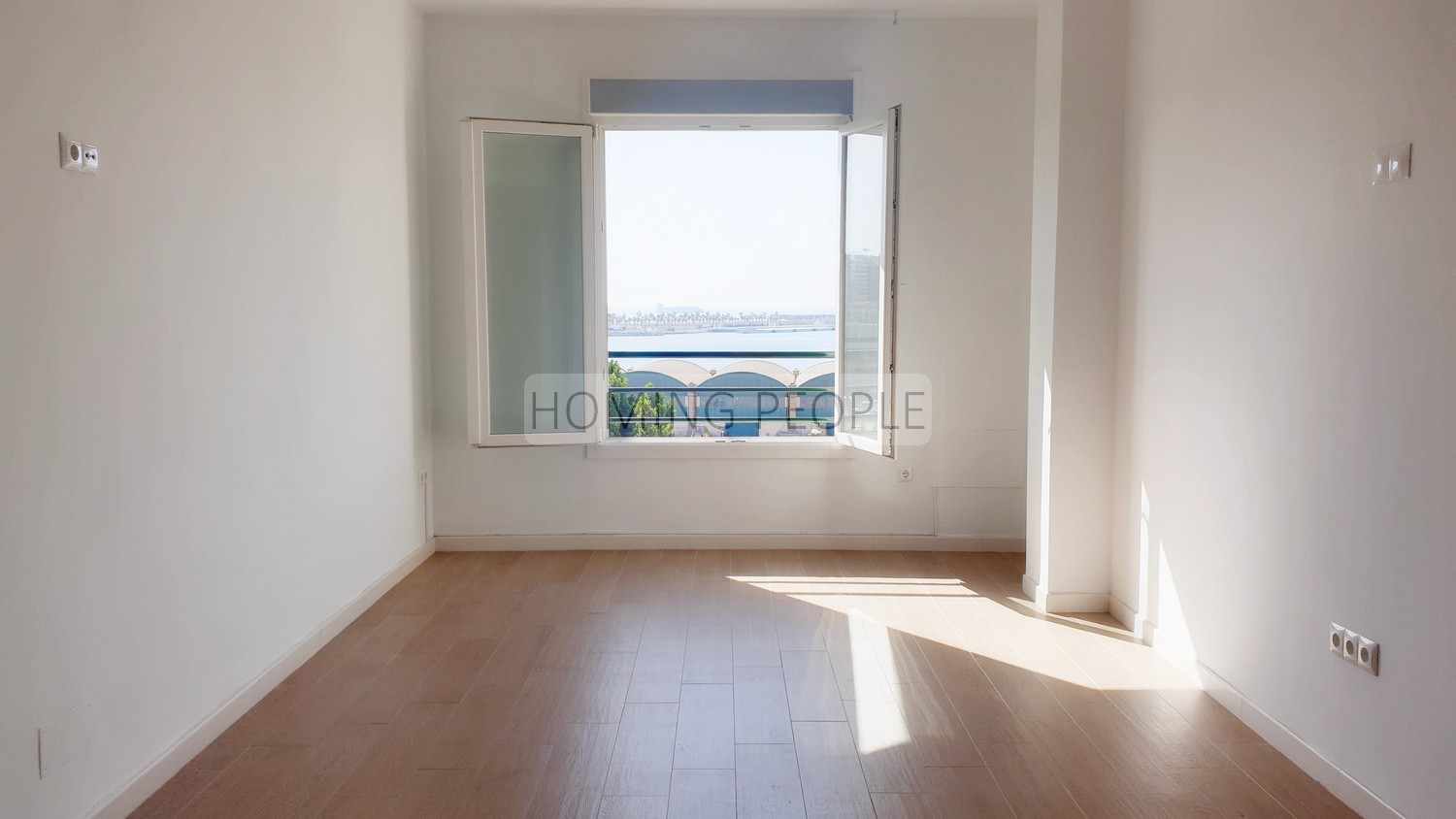 RENTED OUT_Newly remodeled, unfurnished flat facing the harbour, literally 5 minutes' walk to the centre!