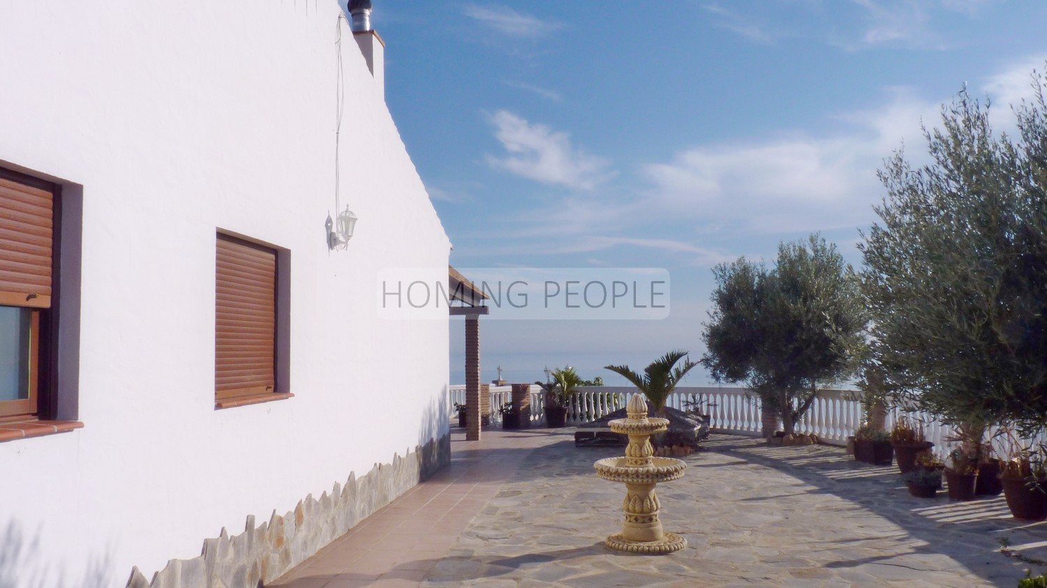 Tres casas de campo, con piscina, vistas de infarto y buen acceso !