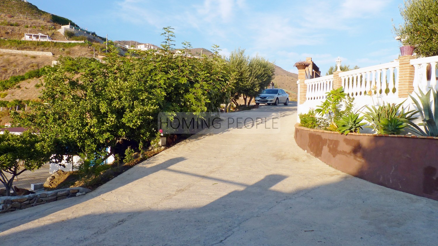 Tres casas de campo, con piscina, vistas de infarto y buen acceso !