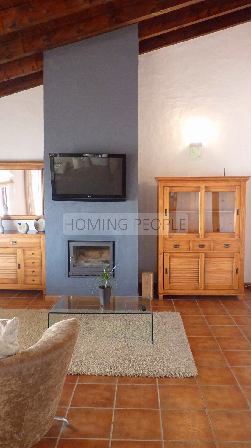 Tres casas de campo, con piscina, vistas de infarto y buen acceso !