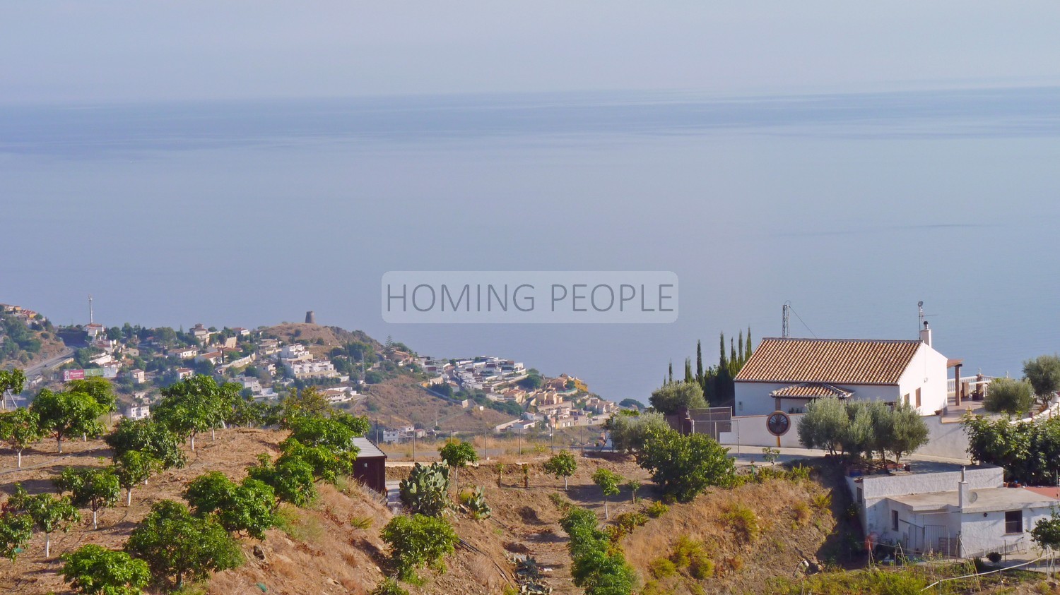 Tres casas de campo, con piscina, vistas de infarto y buen acceso !