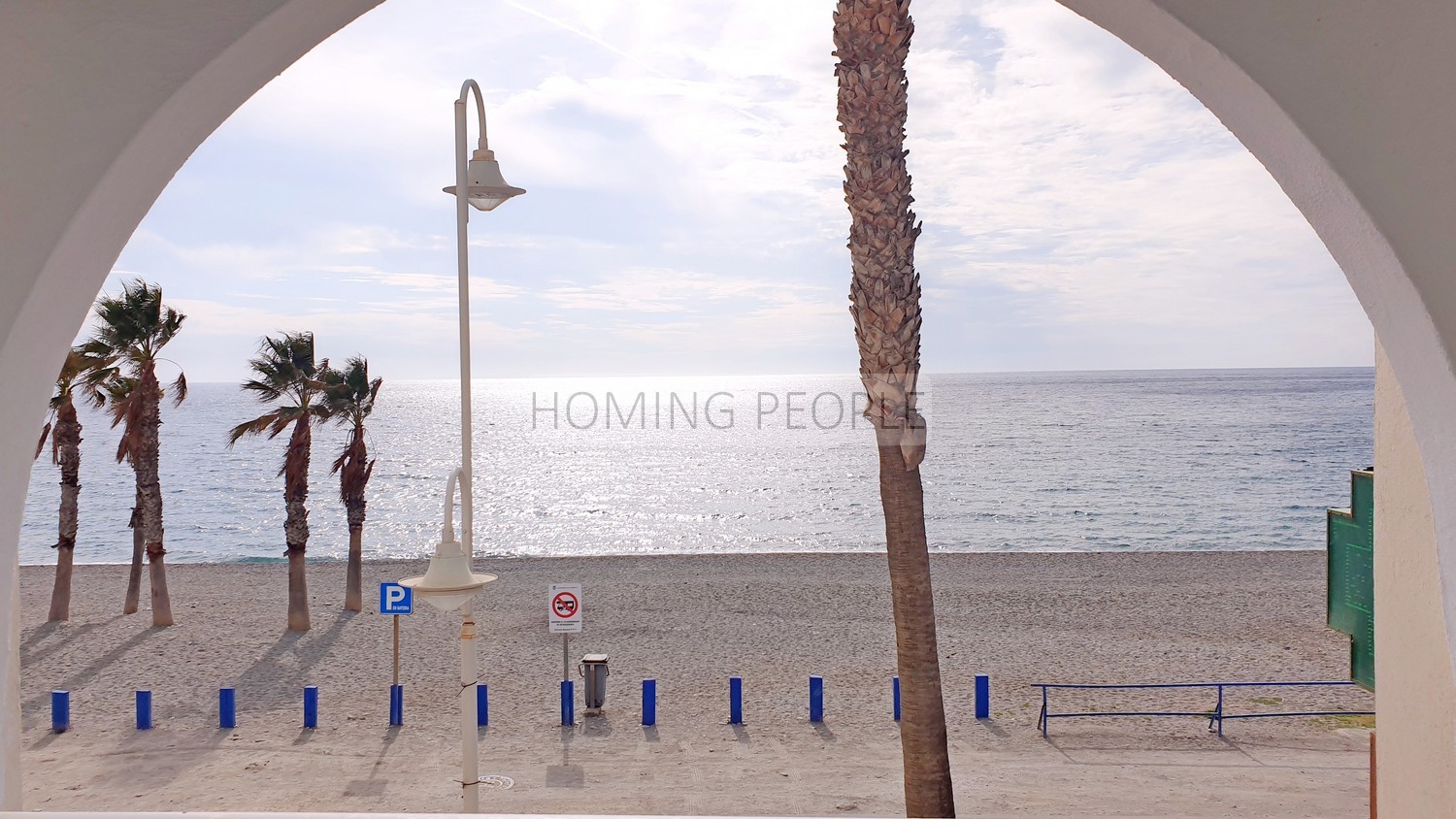 [ALQUILADO]: Piso anual en primera línea de playa