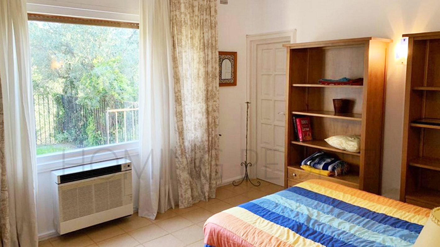 Chalet en Los Pinos con vistas al mar y extensos jardines