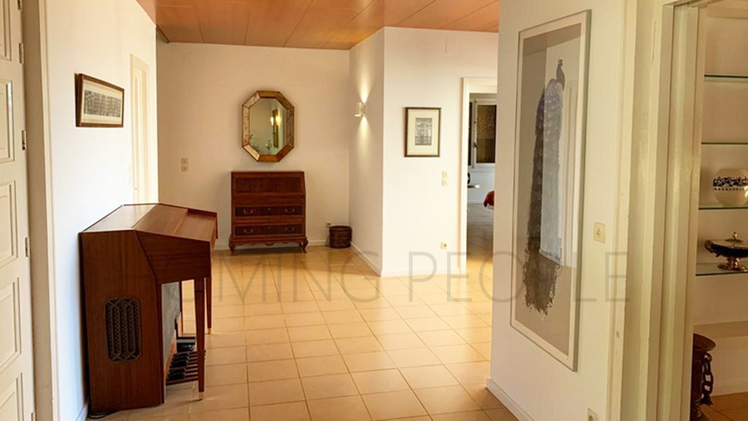 Chalet en Los Pinos con vistas al mar y extensos jardines