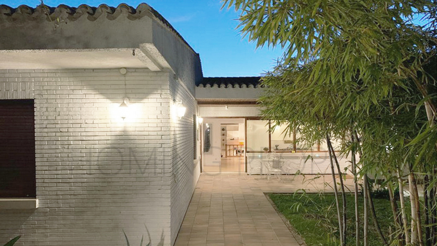 Chalet en Los Pinos con vistas al mar y extensos jardines