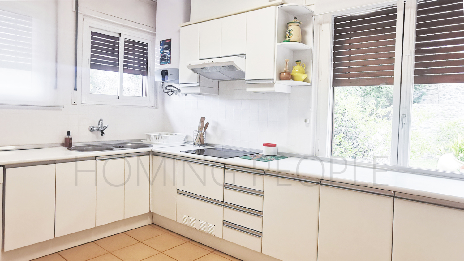 Chalet en Los Pinos con vistas al mar y extensos jardines