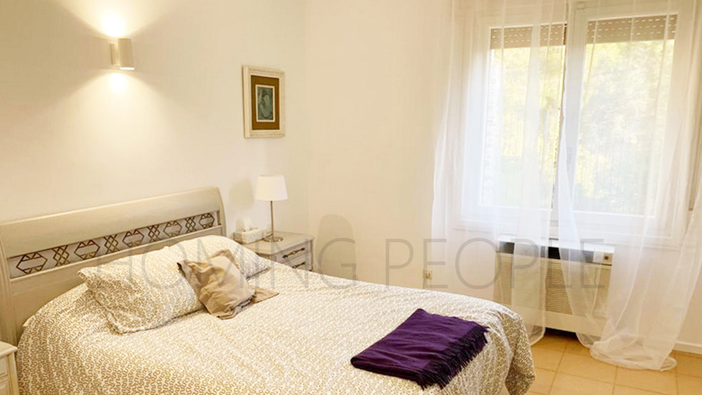Chalet en Los Pinos con vistas al mar y extensos jardines