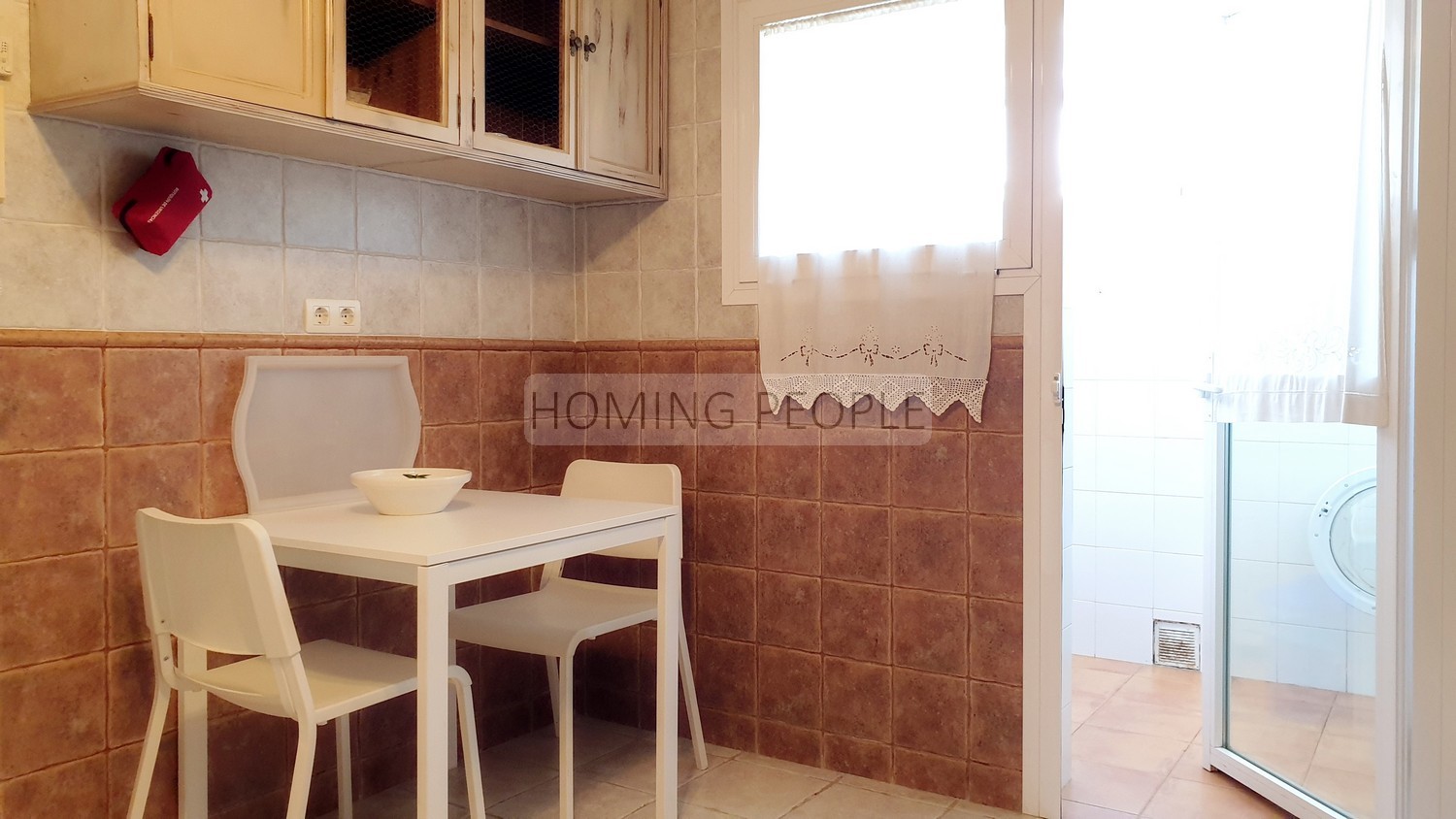 [NON DISPONIBLE] Grande villa en mi-mitoyenneté: Petit jardin, vues sur mer, piscine communautaire... et entouré d'un terrain de golf!