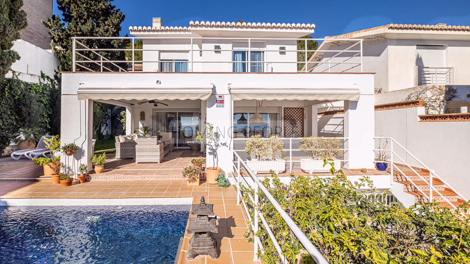 [SOLD] Semi-detached villa with pool, garden and views over the Mediterranean Sea