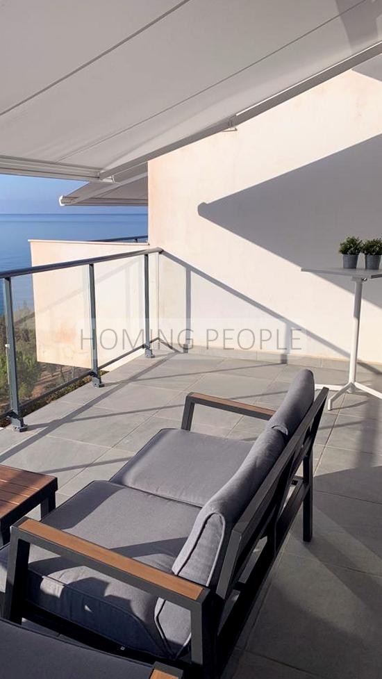 Appartement moderne avec vue imprenable sur la mer