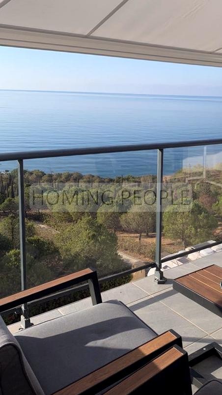 Appartement moderne avec vue imprenable sur la mer