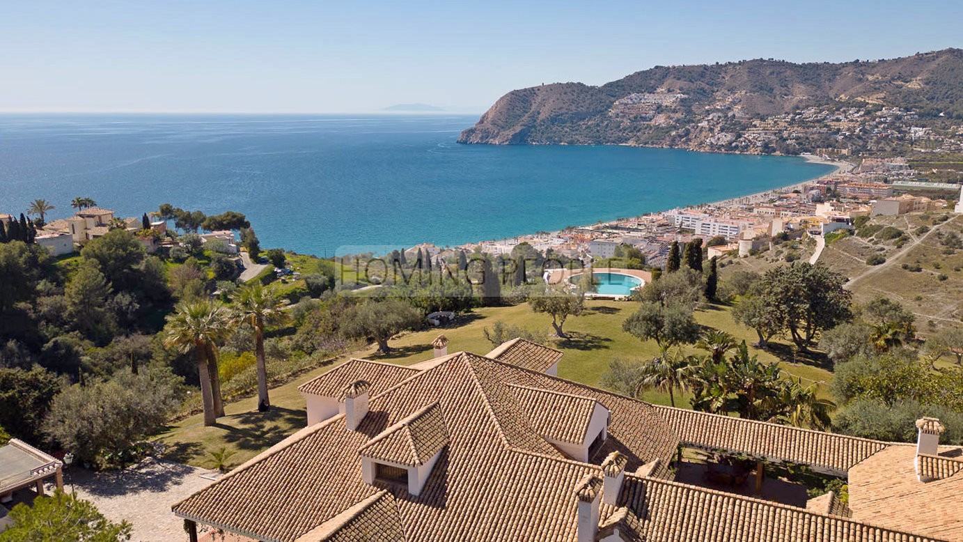 La experiencia de habitar una mansión en un rincón paradisíaco del Mediterráneo