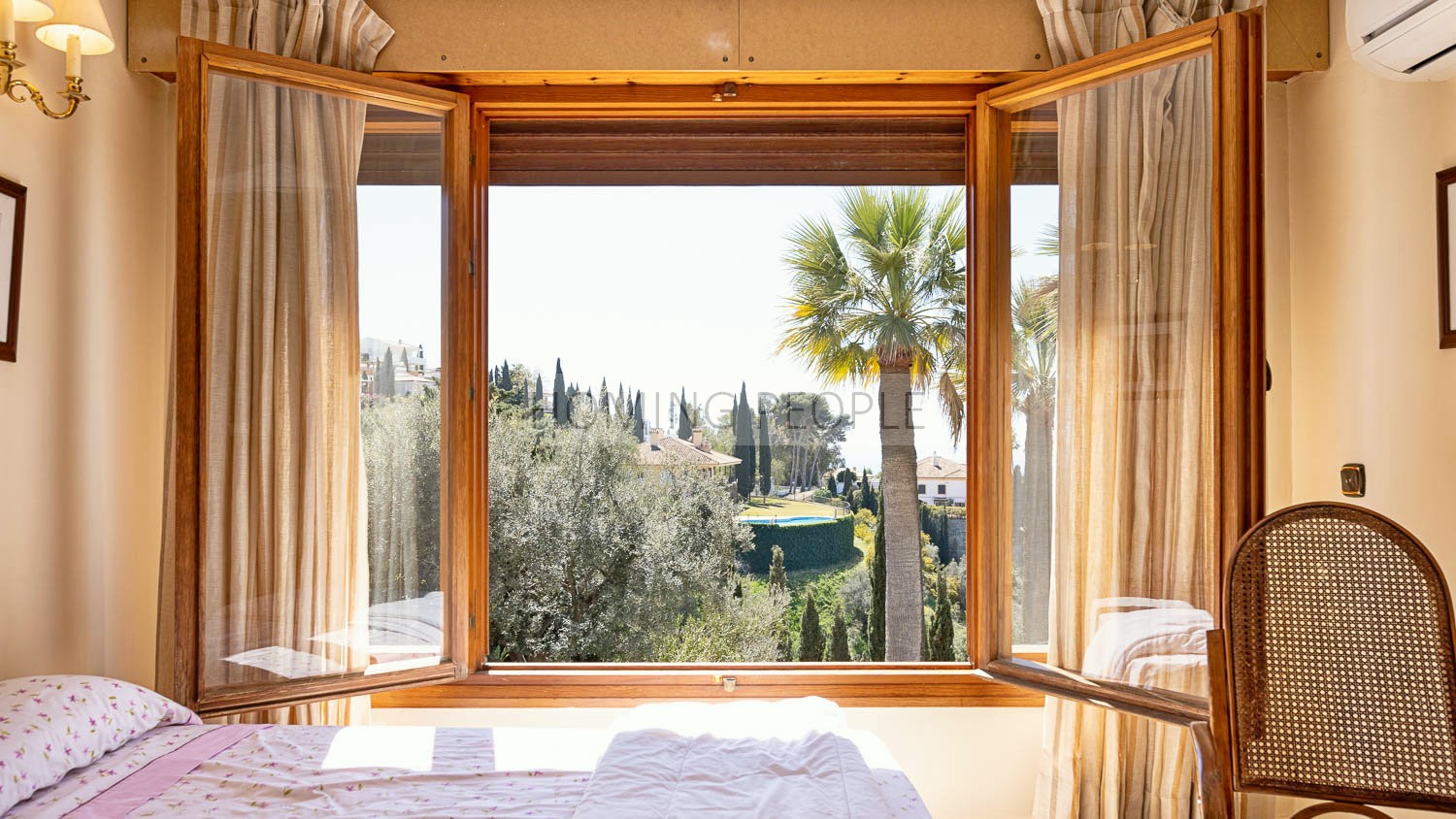 La experiencia de habitar una mansión en un rincón paradisíaco del Mediterráneo