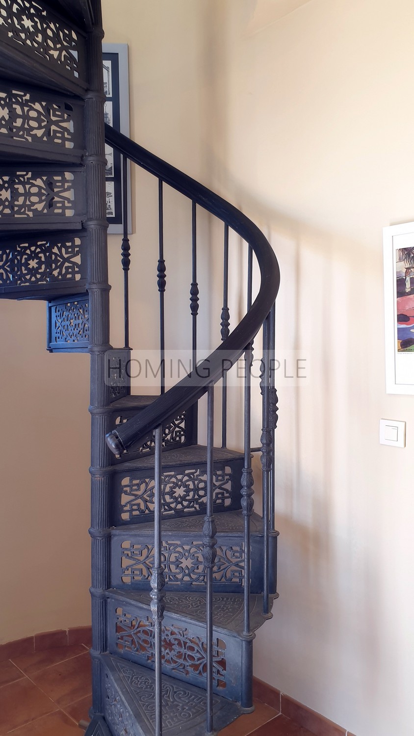 Maison familiale lumineuse, avec terrasses, parking privé... et de belles vues sur la baie !