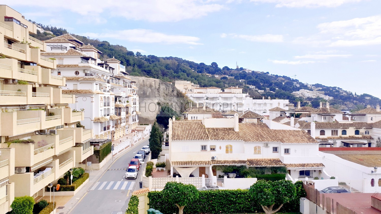 Coqueto apartamento en primera línea de playa con gran terraza y cochera