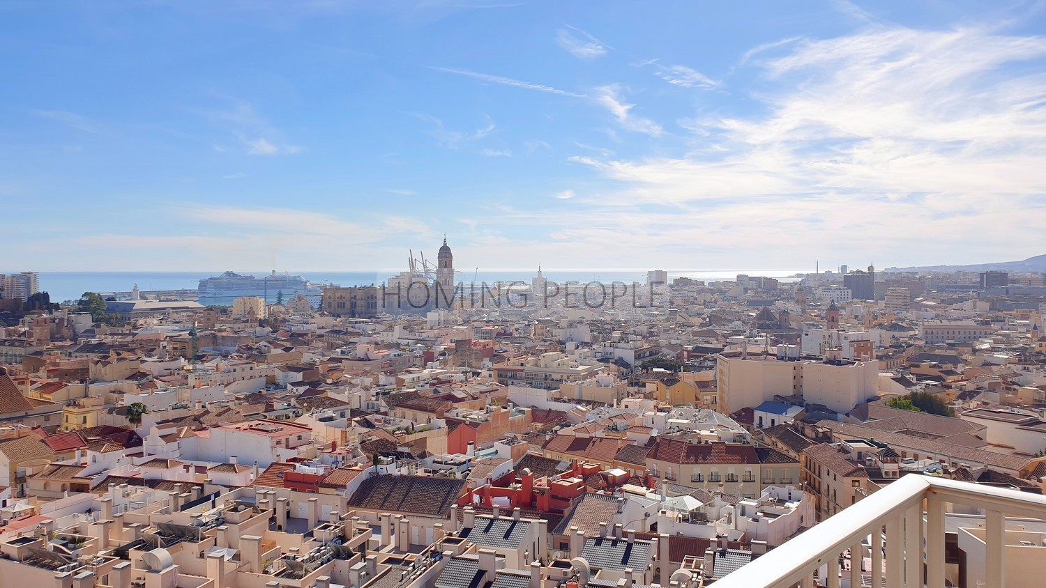 [ALQUILADO]: Piso de segunda mano con las vistas más sobrecogedoras de la ciudad... y a solo cuatro minutos a pie de la Plaza de la Merced !