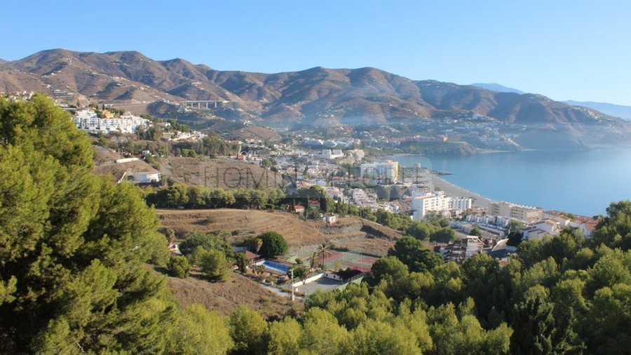 Chalet a reformar con preciosas vistas y espacio para hacer una piscina