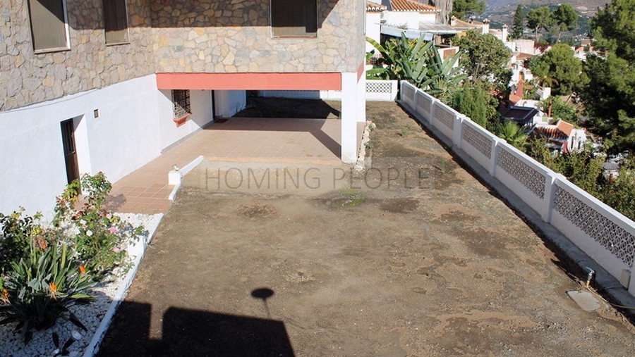 Chalet a reformar con preciosas vistas y espacio para hacer una piscina