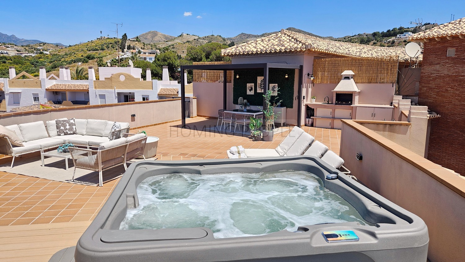 Le penthouse impeccable: Très bien équipé, avec beaucoup de terrasse, vue sur la baie... et situé en plein centre avec parking !