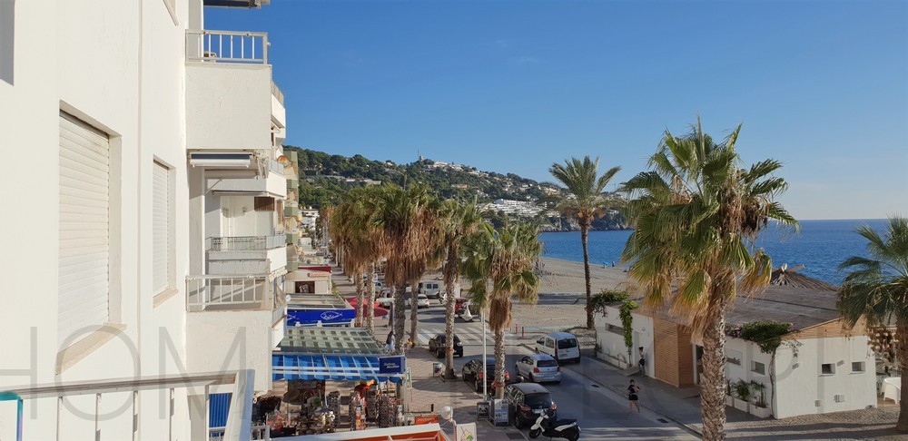 [ALQUILADO]: Amplio piso en primerísima línea de playa