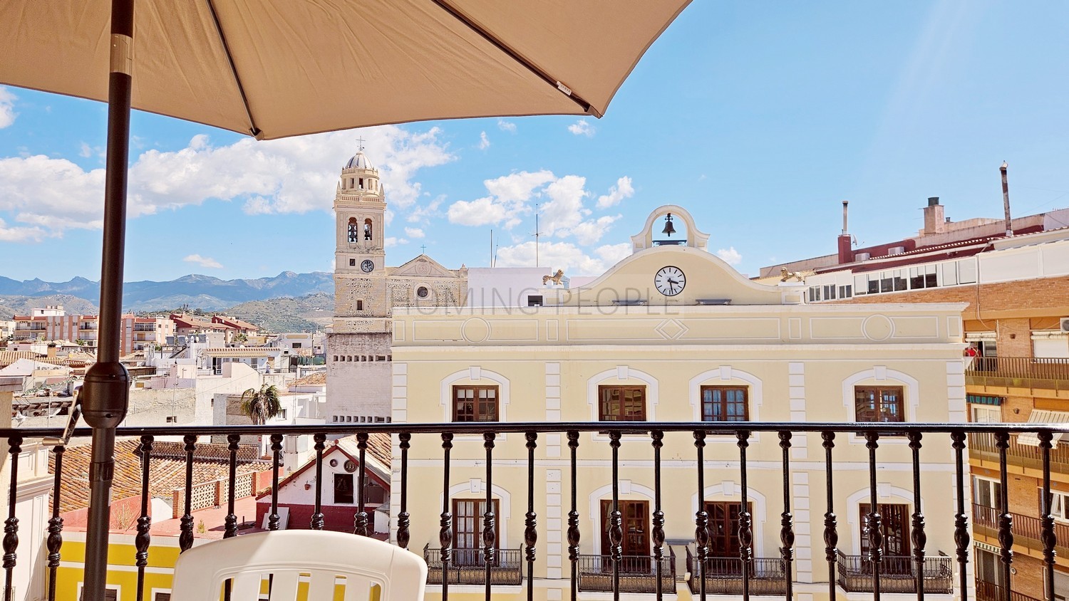 Ático con terraza en la plaza más emblemática del pueblo