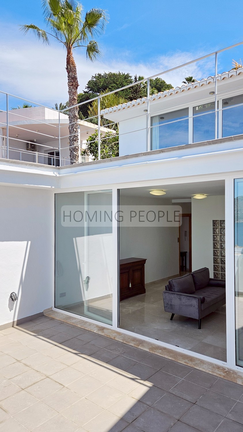 Coqueta villa moderna con apartamento de invitados... y a distancia a pie de la playa!