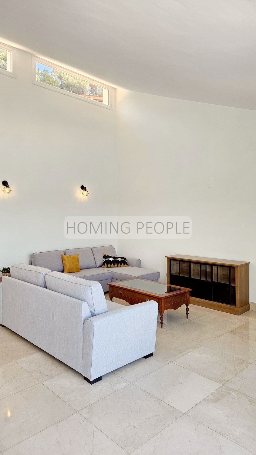 Coqueta villa moderna con apartamento de invitados... y a distancia a pie de la playa!