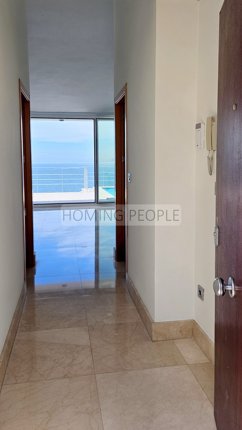 Coqueta villa moderna con apartamento de invitados... y a distancia a pie de la playa!