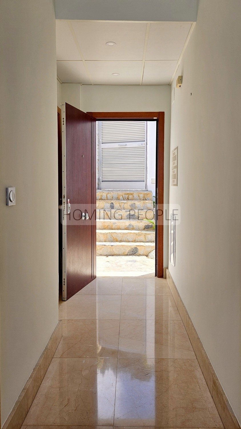 Coqueta villa moderna con apartamento de invitados... y a distancia a pie de la playa!