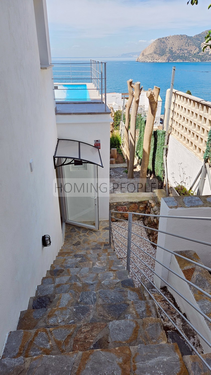 Coqueta villa moderna con apartamento de invitados... y a distancia a pie de la playa!