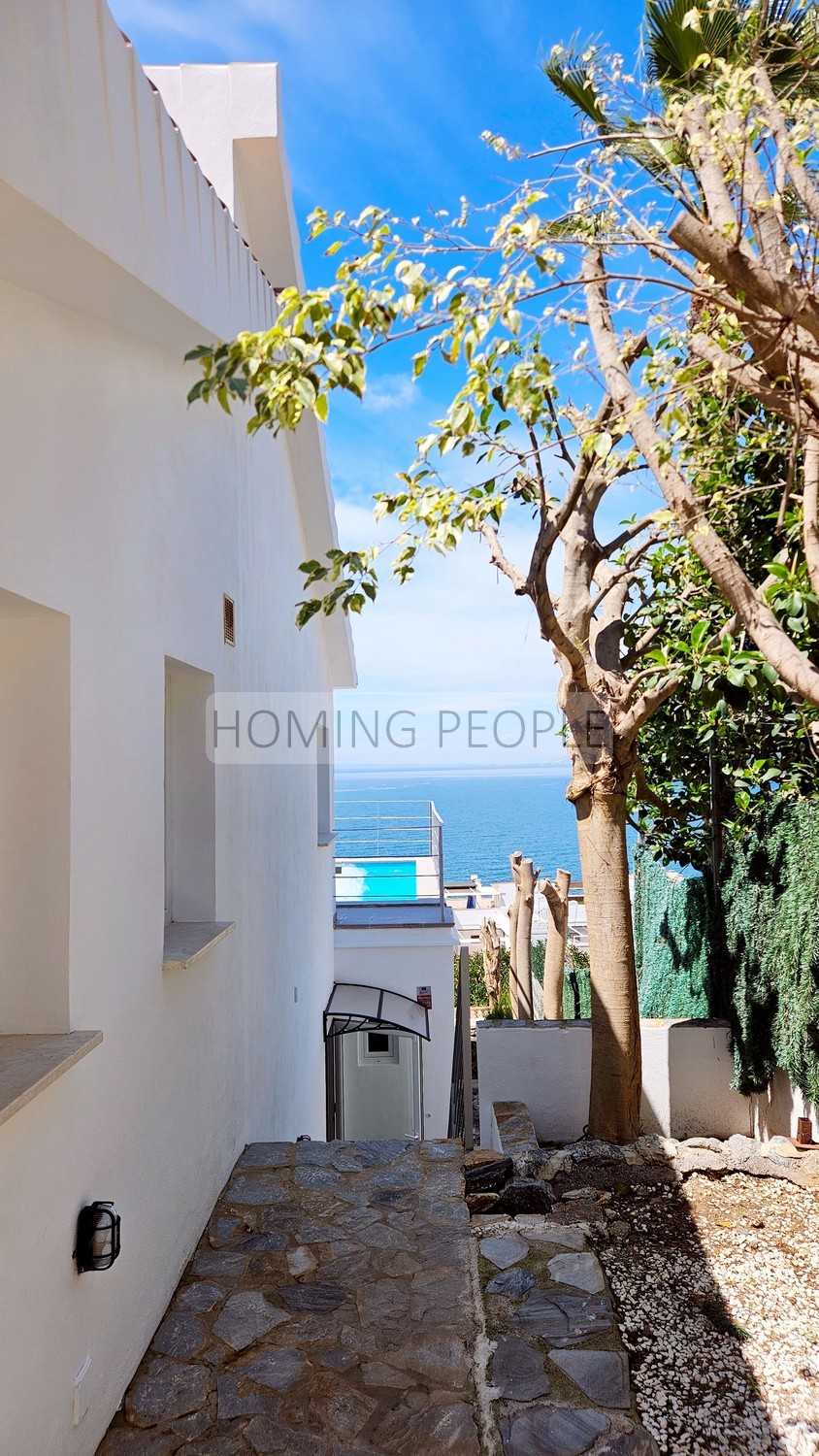 Coqueta villa moderna con apartamento de invitados... y a distancia a pie de la playa!