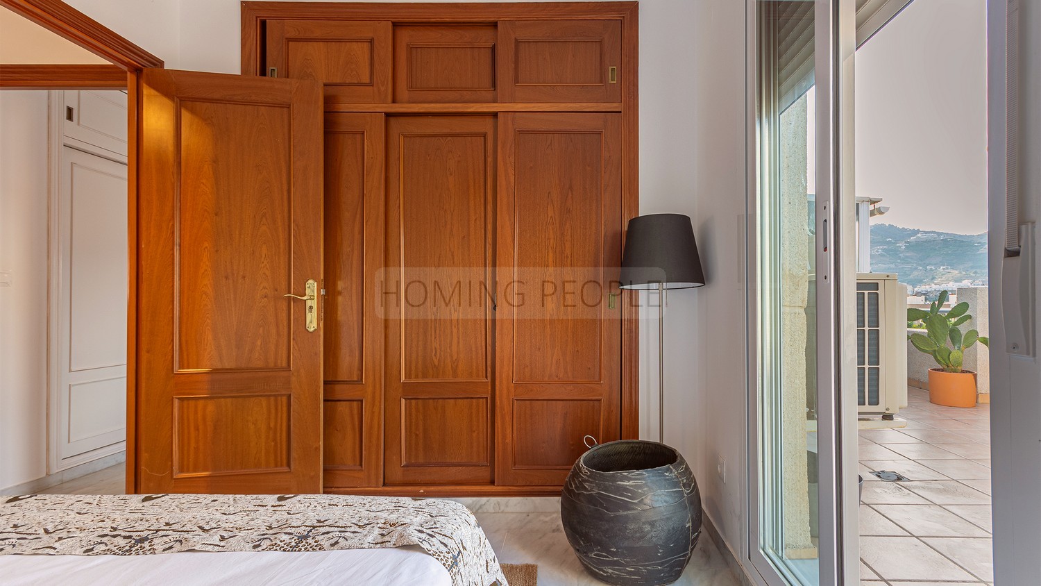 Fabuloso dúplex-ático con mucha terraza y vistas en zona privilegiada, con todos los servicios cerca