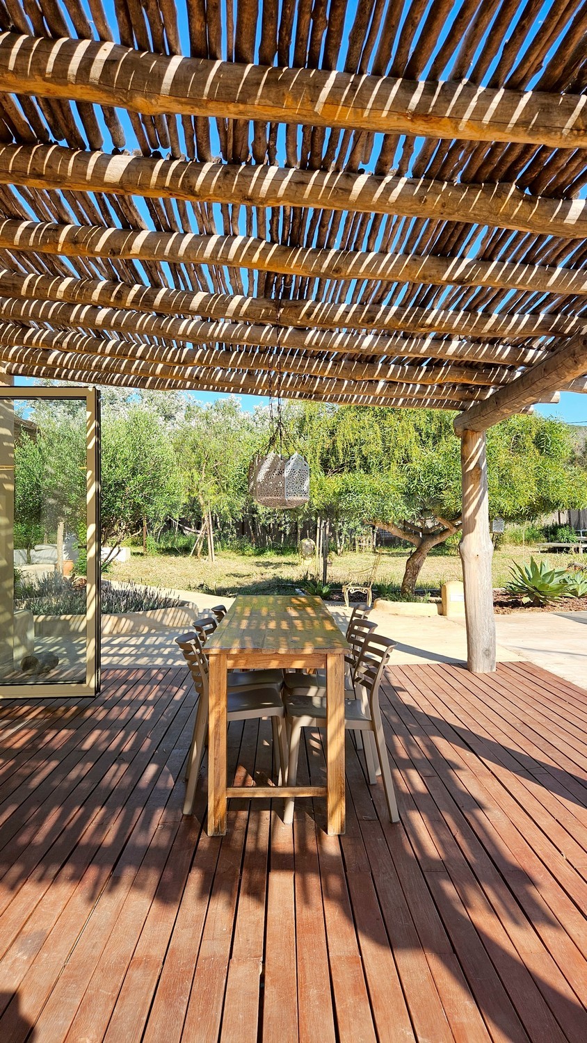 Une villa Boho Chic parmi les pins et les dunes de la côte de Cadix...