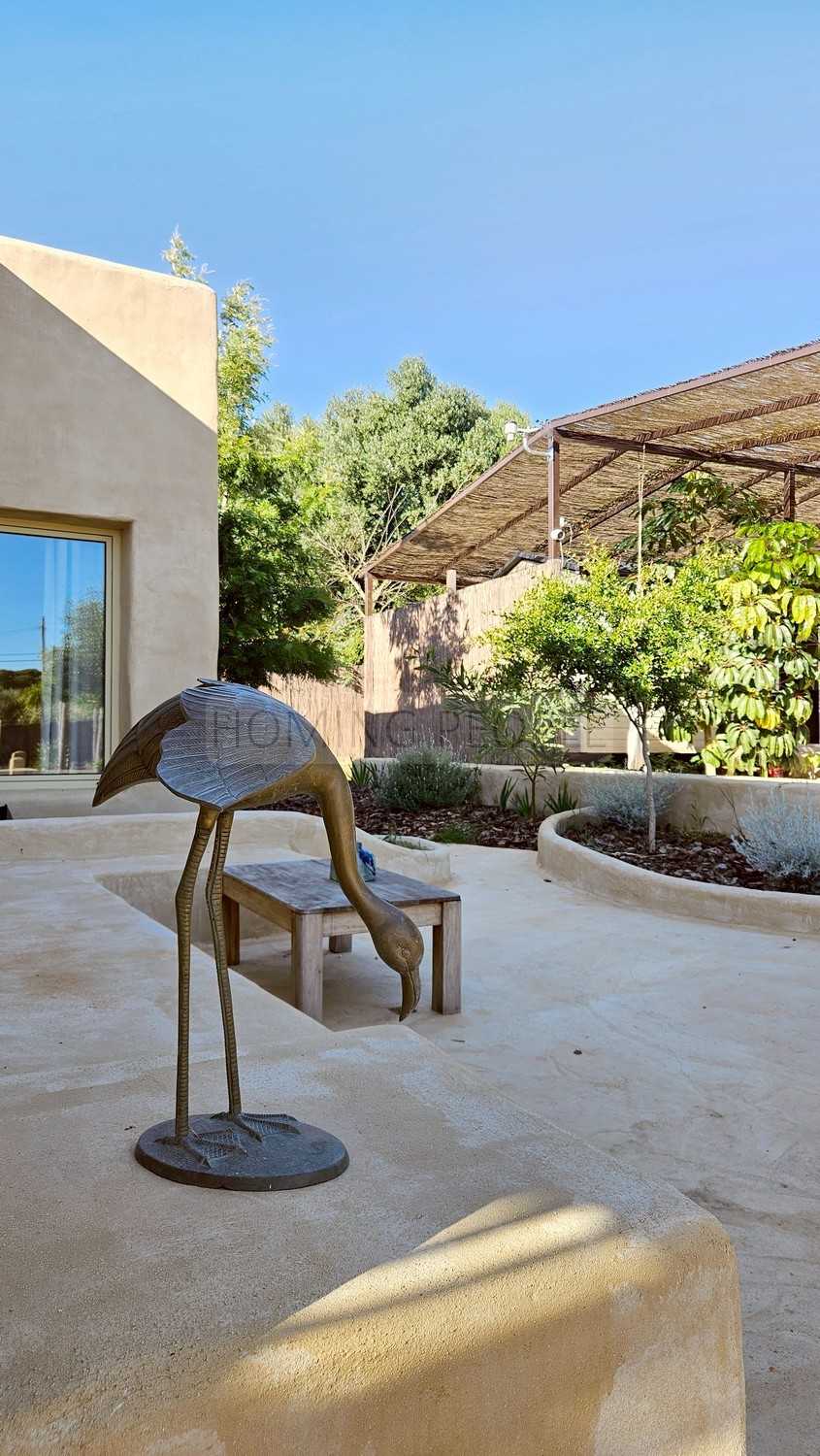 Une villa Boho Chic parmi les pins et les dunes de la côte de Cadix...