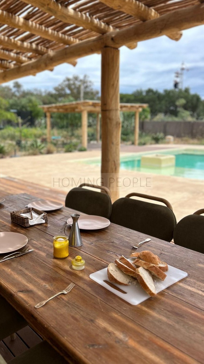 Une villa Boho Chic parmi les pins et les dunes de la côte de Cadix...