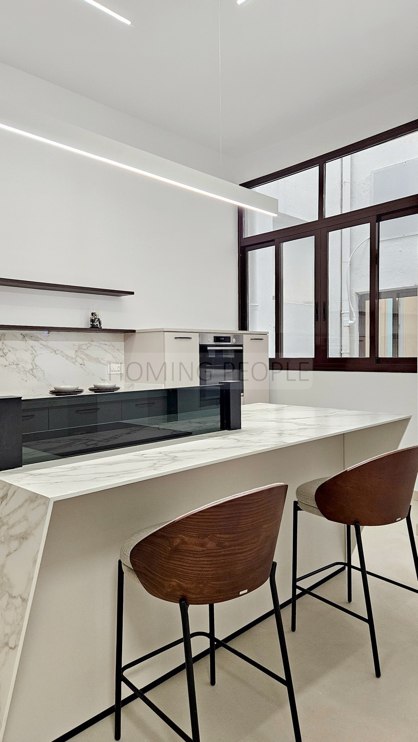 Piso reformado moderno en bonito edificio catalogado