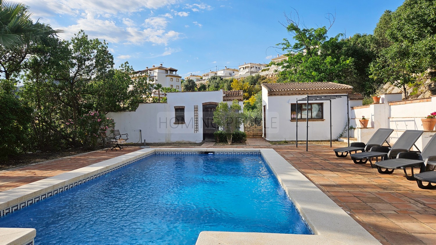 Gran chalet de campo con piscina, cerca de un pantano, de la sierra y del mar