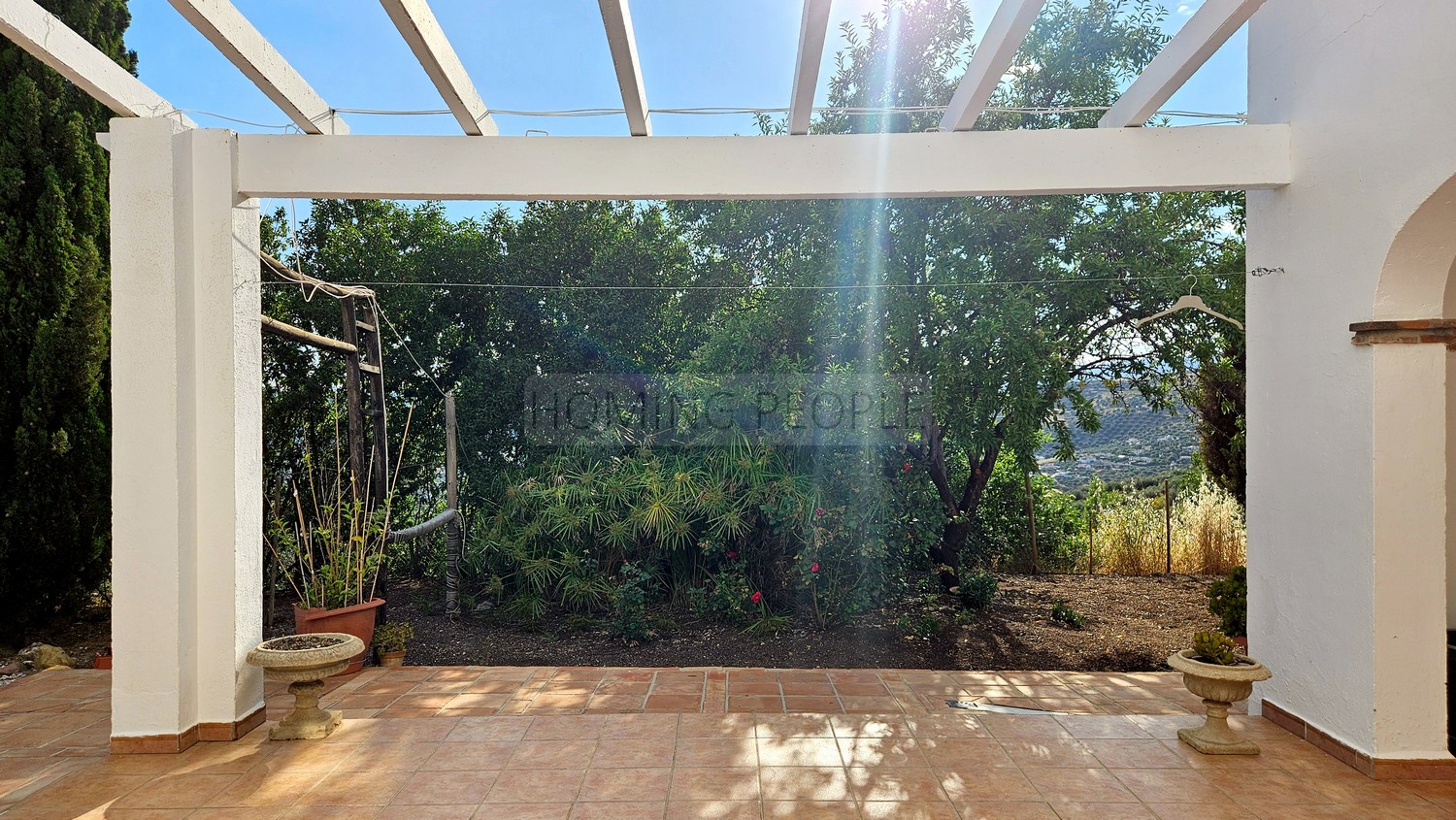 Gran chalet de campo con piscina, cerca de un pantano, de la sierra y del mar