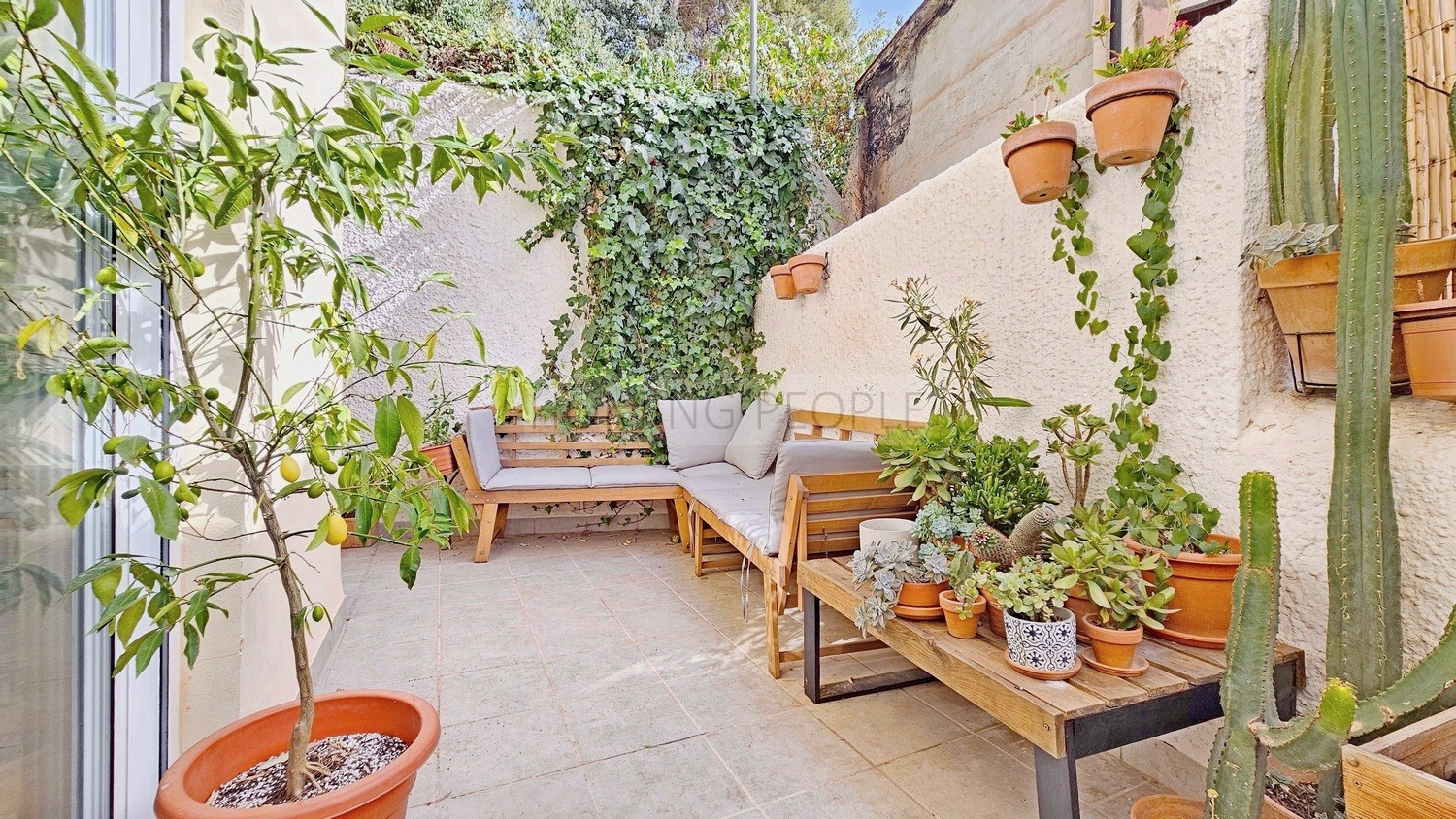EXCLUSIVA: Piso reformado, amplio y luminoso con mucha terraza en zona residencial céntrica con mucha demanda