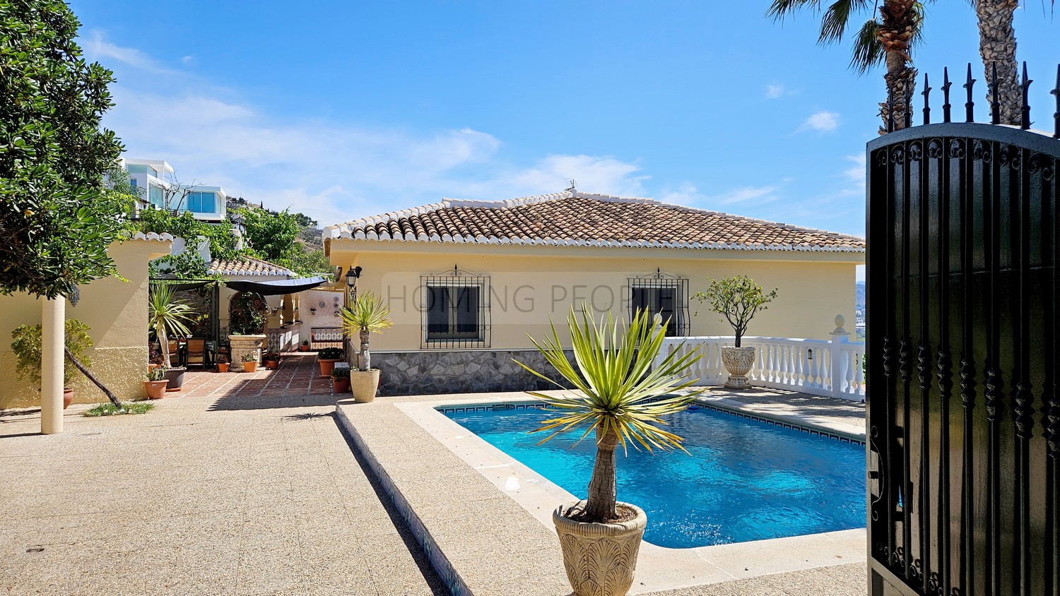 Detached villa with pool only a few minutes drive from the village