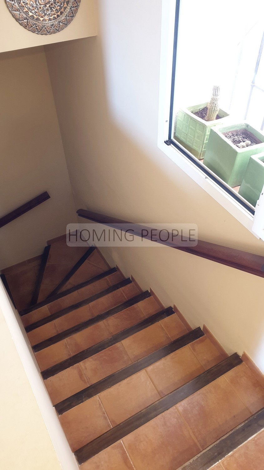 Casa familiar luminosa, con terrazas, aparcamiento privado... y unas preciosas vistas a la bahía !