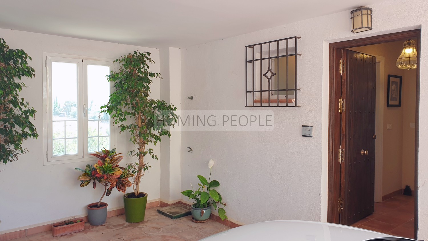 Casa familiar luminosa, con terrazas, aparcamiento privado... y unas preciosas vistas a la bahía !