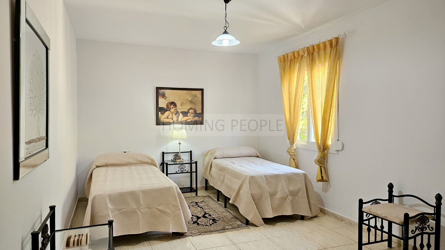 Large country villa with pool, close to lake, mountains and the sea