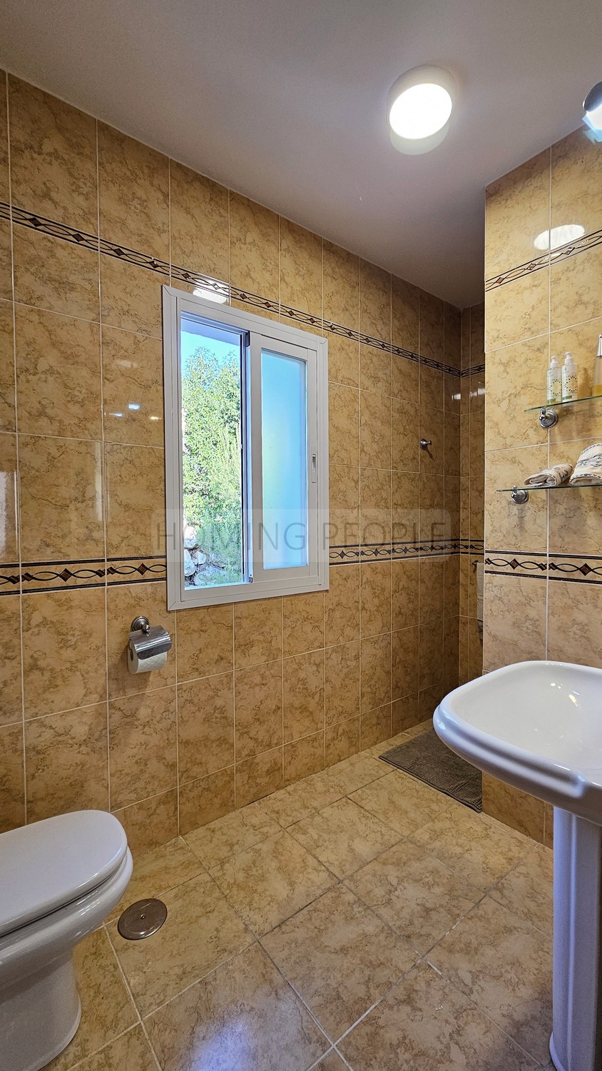 Large country villa with pool, close to lake, mountains and the sea
