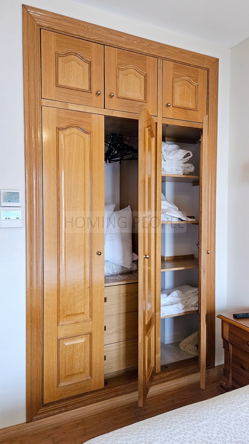 Bright and good quality flat: Spacious and close to the beach and shops.