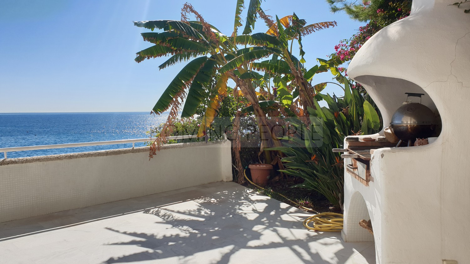Appartement de charme face à la mer avec une grande terrasse!