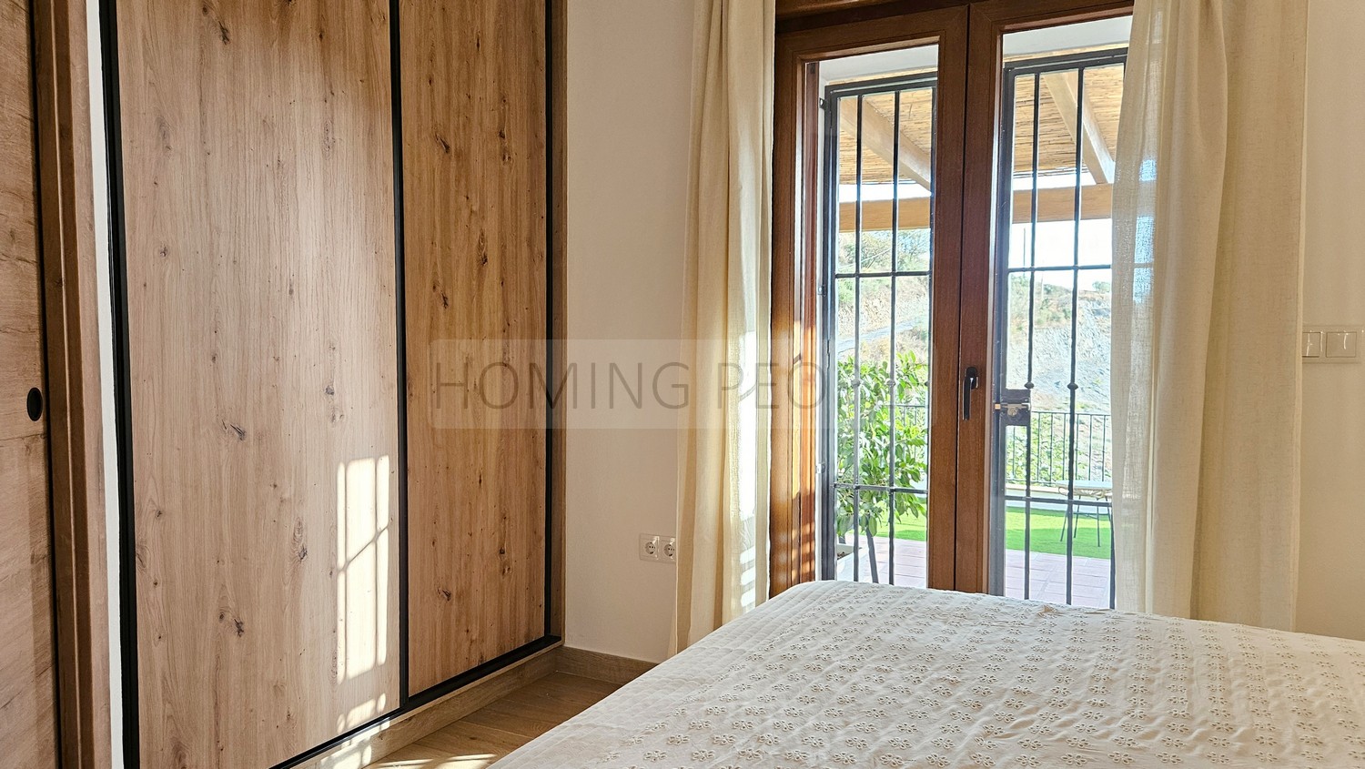 Full-of-charm, newly renovated country house in an area close to the village and the beach